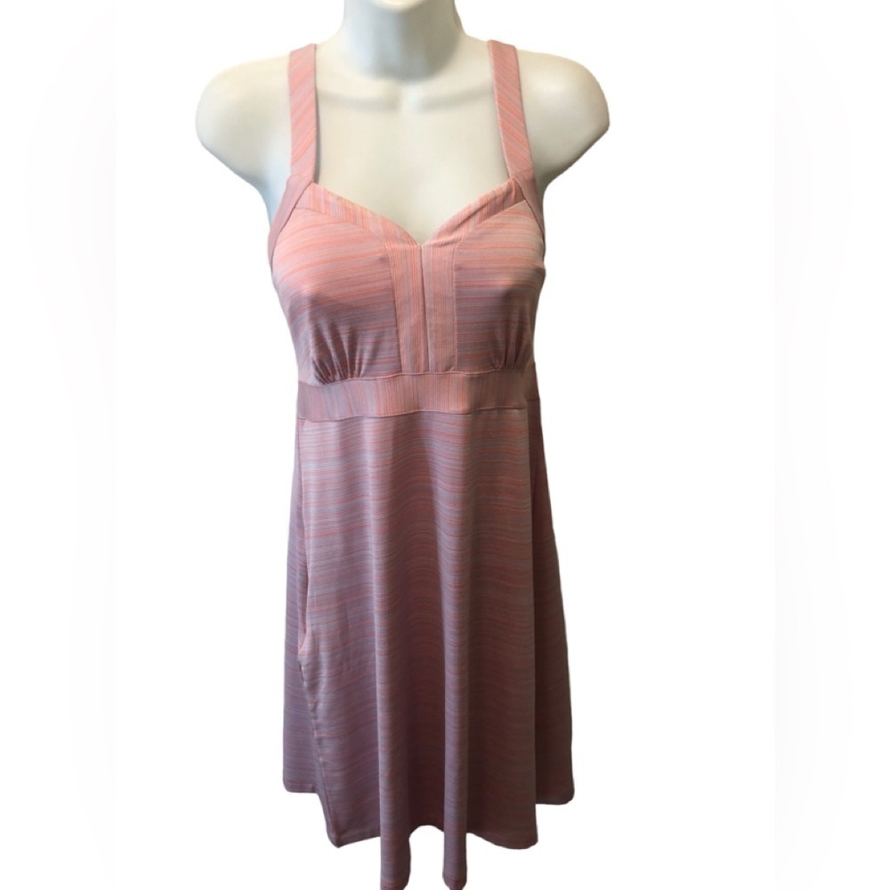 Columbia Omni-Wick PFG Athleisure Dress M Criss Cross Back Shelf Bra Pink